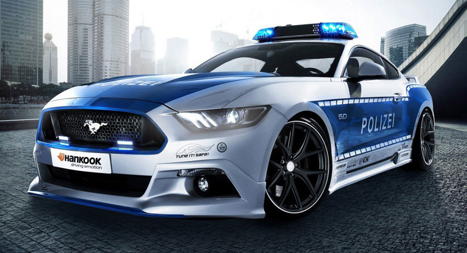 WindRestrictor® News: This Mustang Police Car Lead The Cologne Carnival Parade
